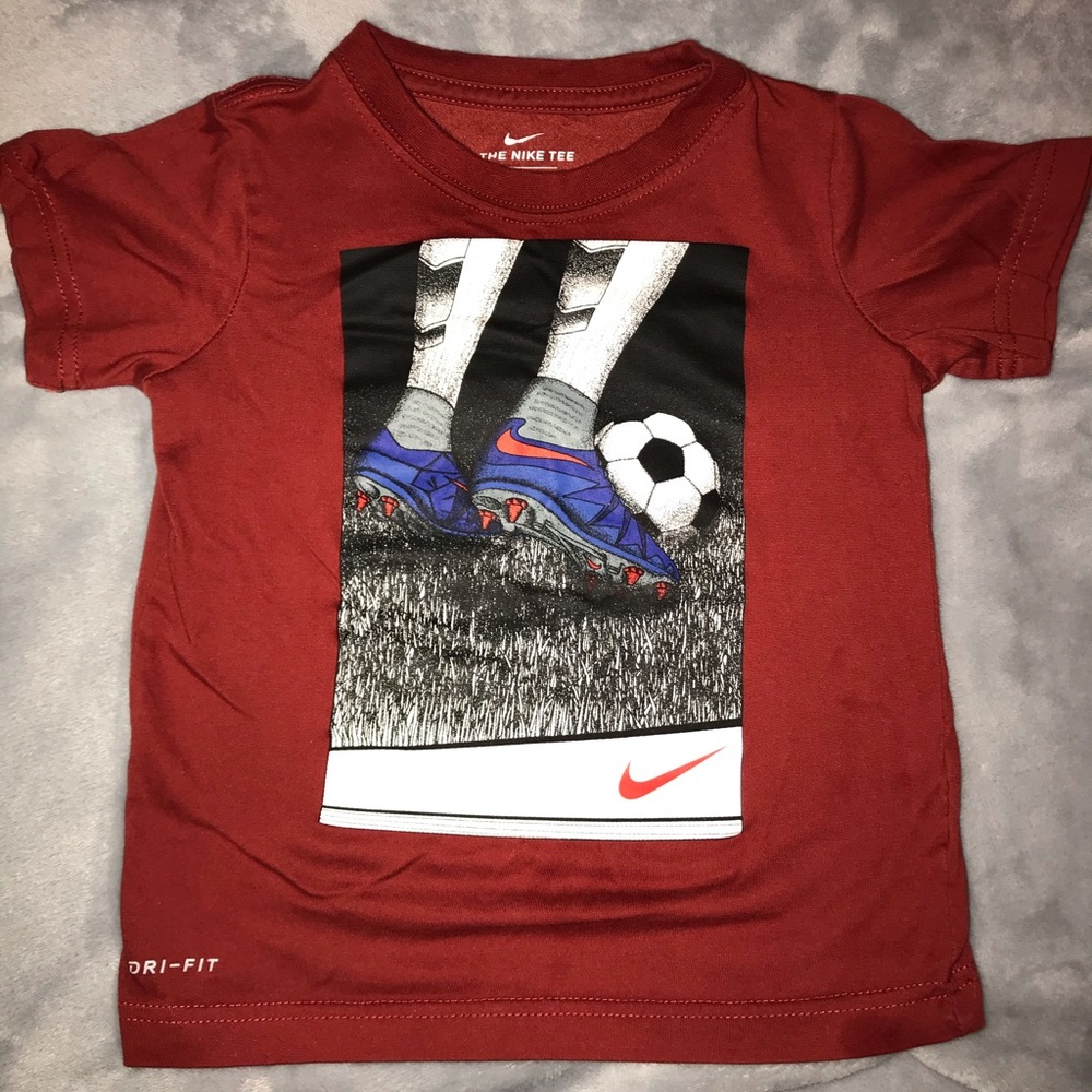 🔴 Nike Tee